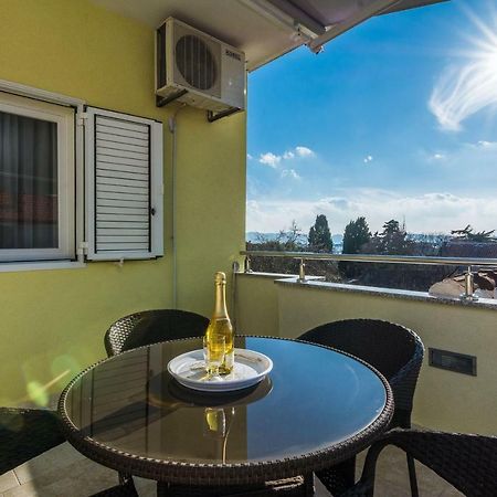 Apartman Mladenka Sukošan Екстериор снимка