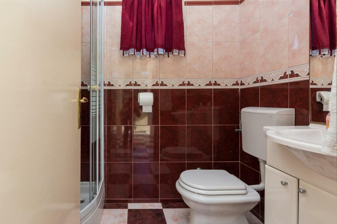 Apartman Mladenka Sukošan Екстериор снимка